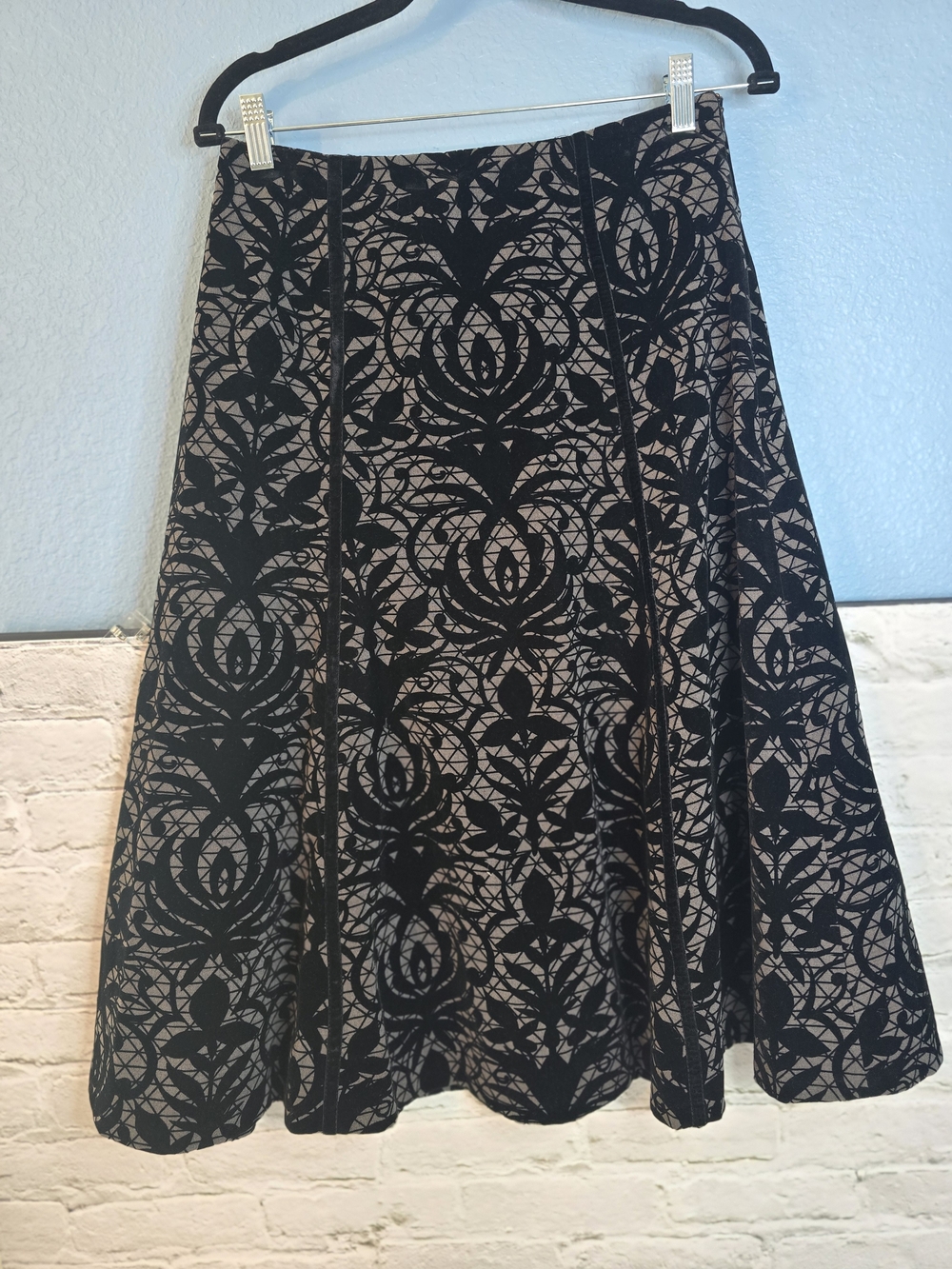 East 5th Black and Gray Floral Lace-Style A-Line Skirt Sz 4